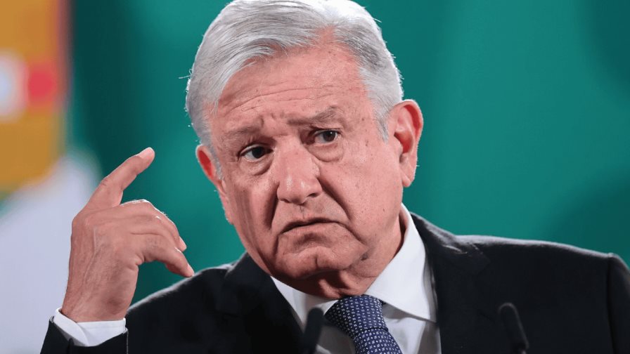 ¡Ánimo!, dice López Obrador tras votar en las elecciones de México