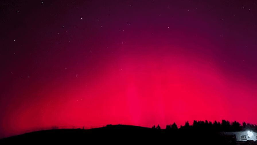 ¿Te perdiste las auroras boreales? Así se vió el cielo en varias partes del mundo