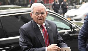 Men&eacute;ndez, el influyente senador de EE.UU. y gran amigo de RD, llega a su juicio por corrupci&oacute;n