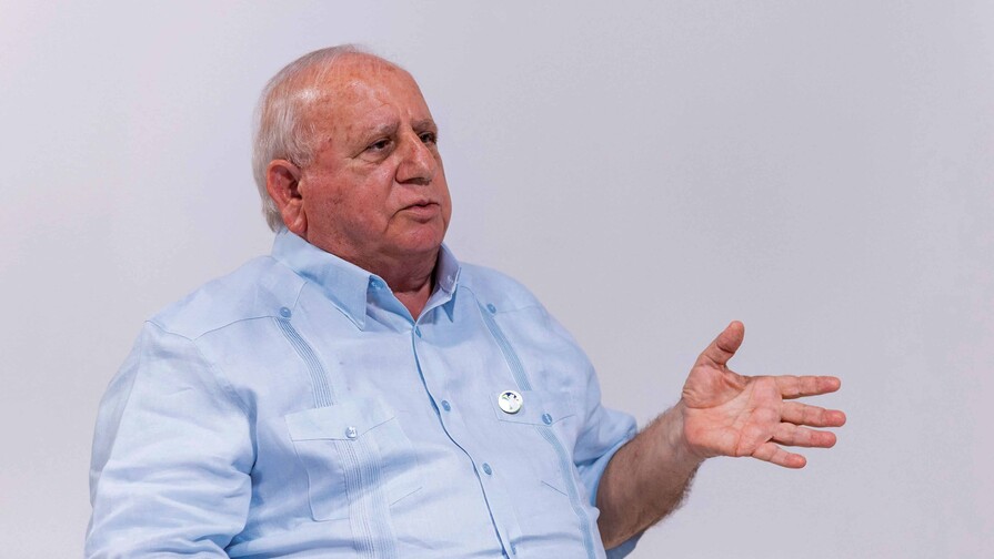Fadul, cuestionado por sus t&iacute;tulos, prepara estudios sobre su m&eacute;todo para el autismo