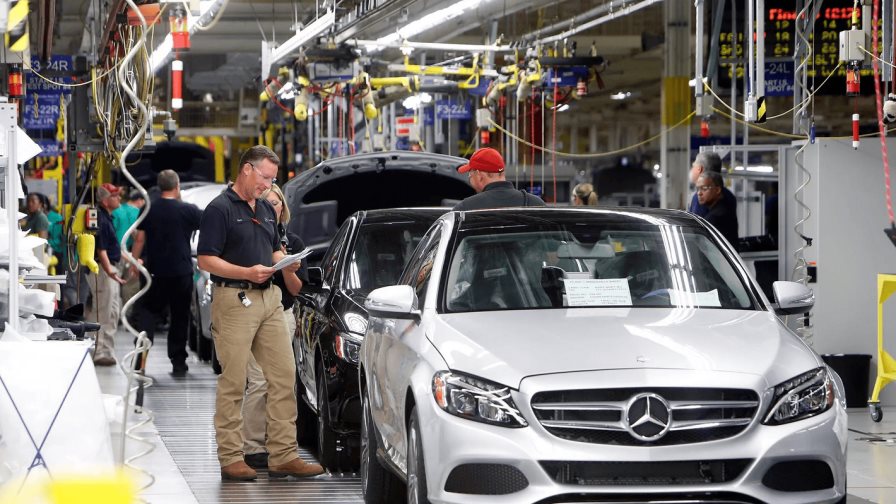 Los trabajadores de Mercedes-Benz en EE.UU. empiezan a votar para unirse al sindicato UAW