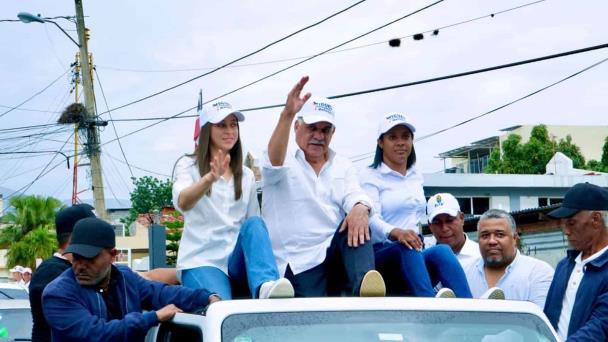 Miguel Vargas dice que el Gobierno empeña el país y ha tomado más de US$40 mil millones en préstamos