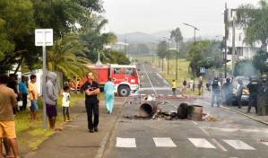 Tras ´violencias increíbles´ en Nueva Caledonia, las autoridades llaman a la calma