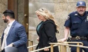 Stormy Daniels llega con un chaleco antibalas al juico de Trump tras recibir amenazas de muerte
