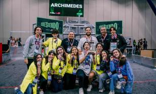 Equipo de robótica del Colegio Carol Morgan gana premio en campeonato internacional