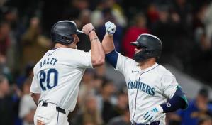 Kirby trabaja siete entradas en blanco y Raley impulsa tres en triunfo de Marineros ante Reales