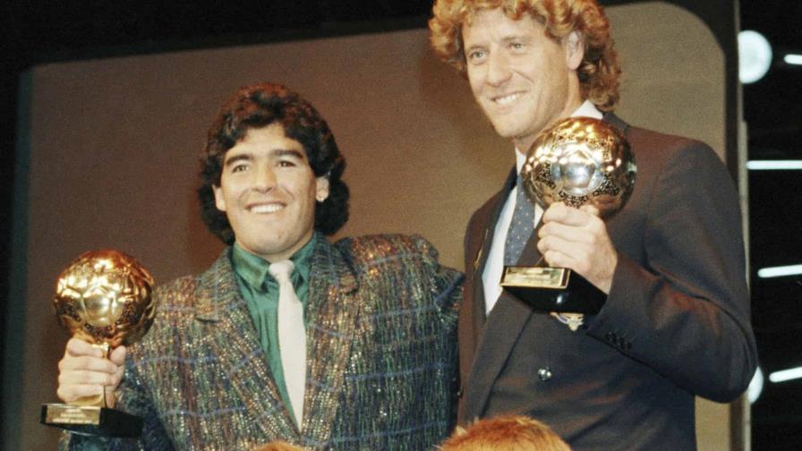 Herederos de Maradona dicen que su Balón de Oro fue robado. Piden frenar subasta