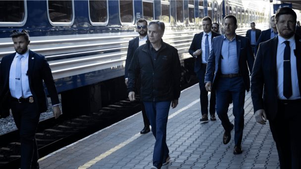 El secretario de Estado de EE.UU. llega a Ucrania para reiterar apoyo duradero