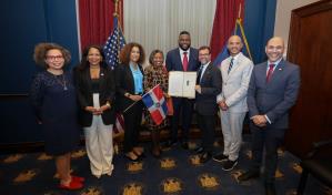 Senado de Nueva York honra a David Ortiz, Big Papi, por contribución Deportiva y Filantrópica