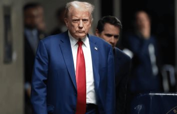El momento más acalorado del día en juicio a Trump involucró a Stormy Daniels