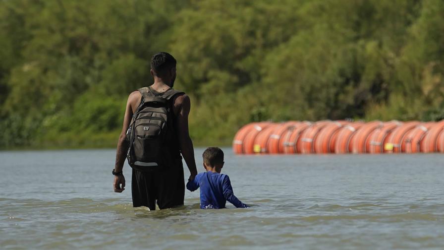 Gobierno de Biden planea más cambios para acelerar el proceso de asilo para nuevos migrantes