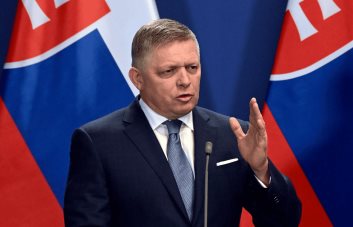 El atentado fallido del primer ministro Robert Fico rememora otros sucesos similares