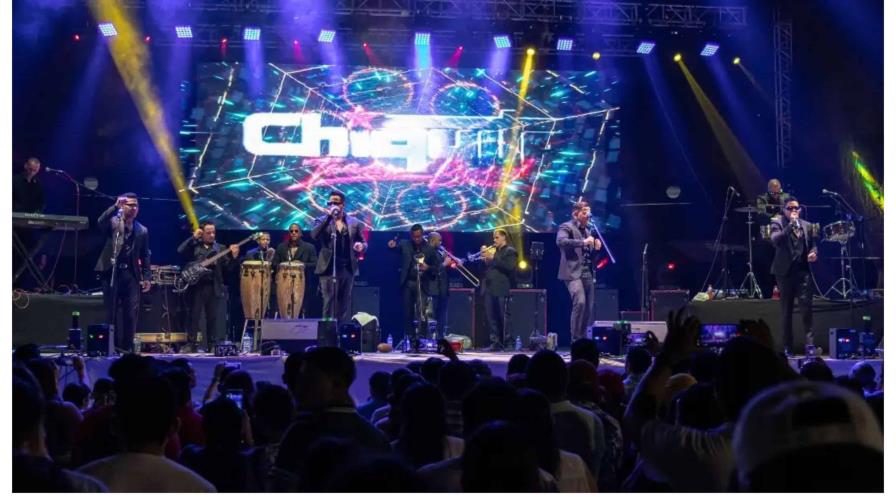 Chiquito Team Band realiza gira por México y celebra Disco Platino por tema Si Quieres