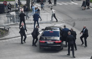 El primer ministro eslovaco Robert Fico ‘entre la vida y la muerte’ tras recibir un disparo