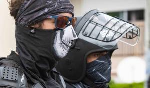 Segunda noche de violencia en Nueva Caledonia con temores de una escalada