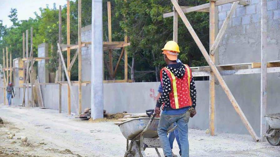 Resoluciones sobre salario mínimo de la construcción incluyen penalidades