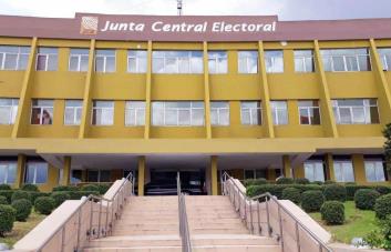 La JCE invertirá 2,081,674,980 pesos en la nueva cédula con chip