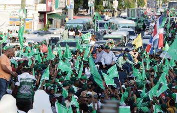 Leonel cierra campaña en SDE esperanzado en que vencerá el próximo domingo