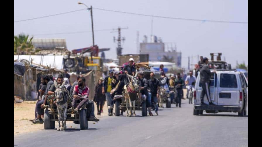 Medio millón de palestinos huyen de Rafah ante la amenaza de una ofensiva israelí