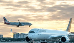 Las principales razones por las que los aviones son pintados de blanco