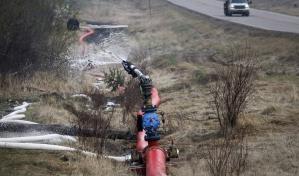 Lluvia y temperaturas más frescas impiden que incendio forestal se extienda en Canadá