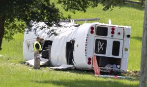 Qué se sabe del accidente de autobús en el que murieron ocho jornaleros mexicanos en Florida