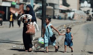 No podemos más: Más de medio millón de palestinos huyen de Rafah ante la amenaza de ofensiva israelí