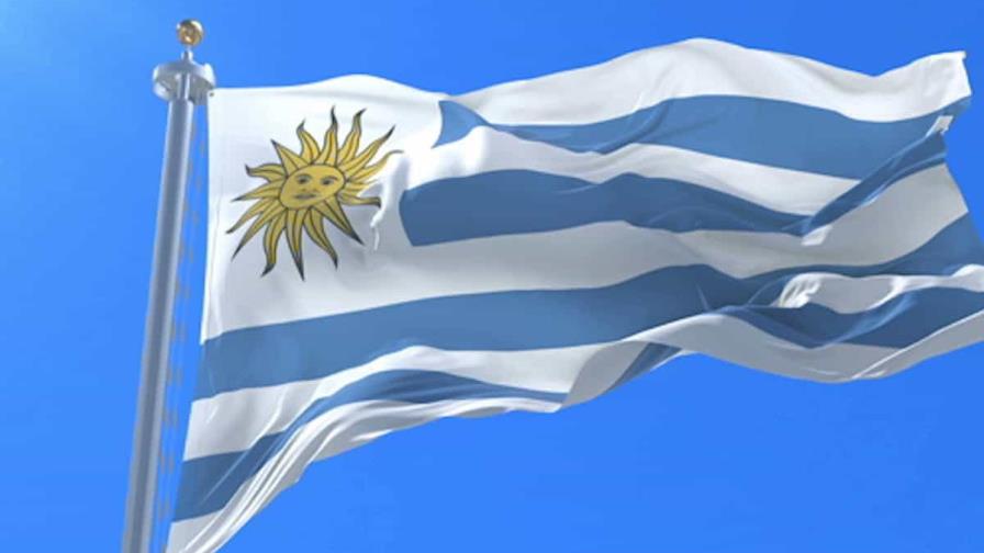 Uruguay crea residencia por arraigo para regularizar a más de 20,000 migrantes