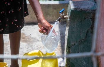 En residencial Antillas piden a la Caasd normalizar el servicio de agua