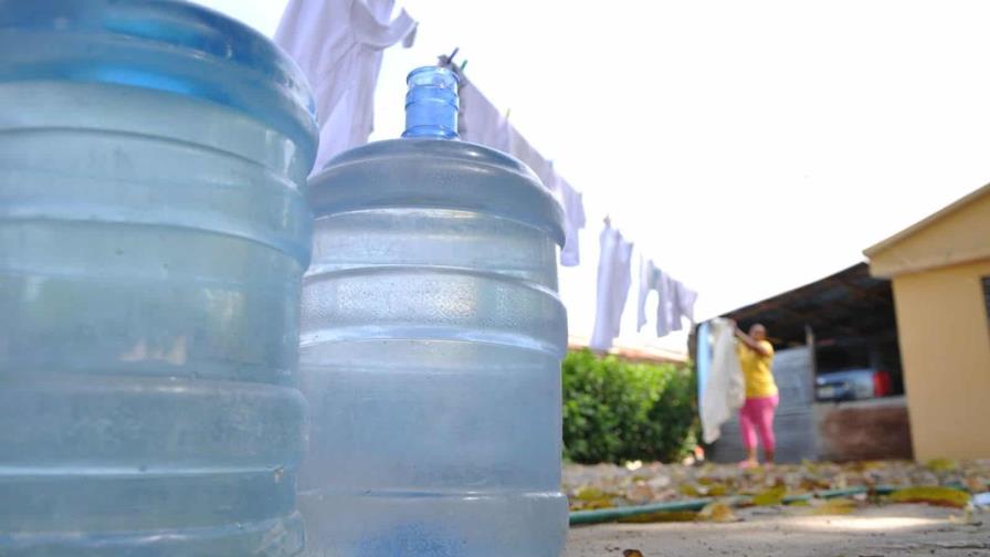 Ciudadanos en El Seibo se quejan de que pasarán Navidad sin agua potable