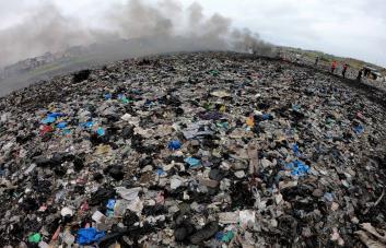 Unos 11.200 millones de toneladas de residuos inundan de basura el planeta cada año