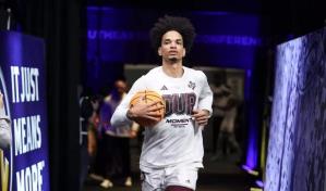 El dominicano Andersson García firma contrato NIL con la Universidad de Texas A&M