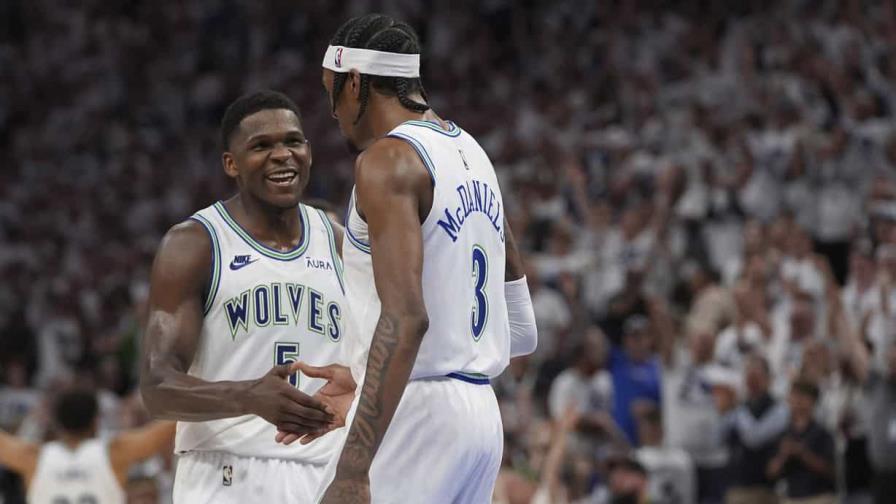 Timberwolves obligan a 7mo partido al apabullar a Nuggets