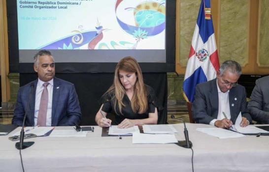 Alcaldesa Carolina Mejía firma acuerdo para celebrar la Copa Mundial Femenina Sub-17