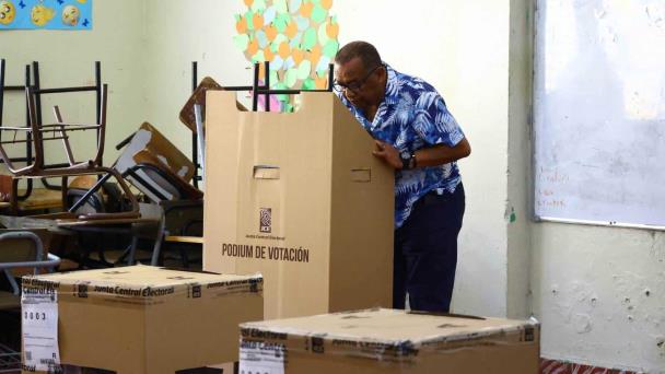 Vestimenta, rolos, celulares, menores: lo que se permitirá y lo que no durante las votaciones