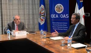 Leonel Fernández se reúne con observadores de la OEA y les plantea sus inquietudes ante elecciones