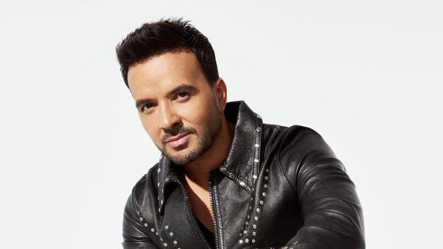 Luis Fonsi toma un viaje emocional al sacar un nuevo disco para sus 25 años de carrera