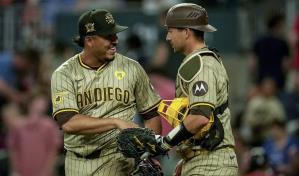 Waldron poncha a 10 y Padres silencian los bates de Bravos en triunfo