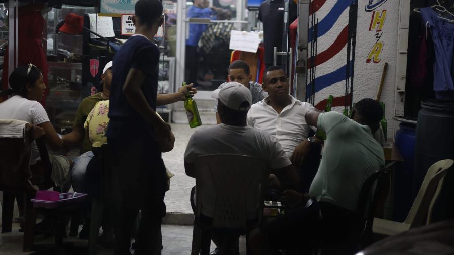 Pese a prohibición, se mantiene la venta de bebidas alcohólicas en el Gran Santo Domingo