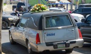 Velan en Santiago a los tres niños asesinados por su padrastro en Estados Unidos