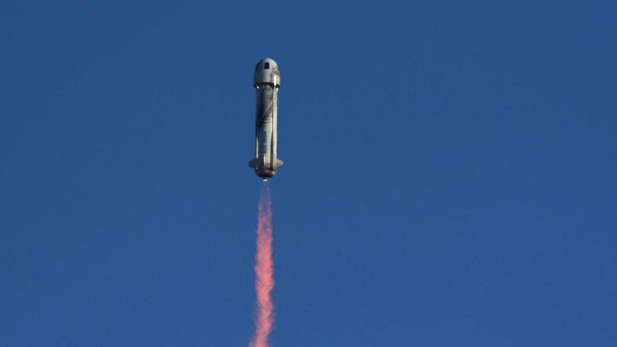 Blue Origin lleva al espacio a aventureros tras dos años de pausa