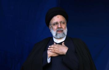 Irán emprende búsquedas para encontrar el helicóptero del presidente Raisi tras un accidente
