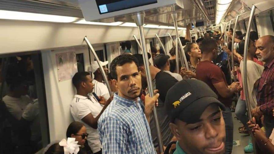 Gran afluencia de pasajeros en la Segunda Línea del Metro