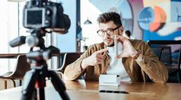 California avanza proyecto para multar a influencers que oculten pagos por contenido pol&iacute;tico