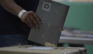 Dominicanos acuden desde temprano a votar en España con un padrón de más de 100 mil electores