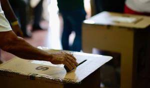 Apresan a un hombre en Monseñor Nouel acusado de comprar cédulas durante las elecciones