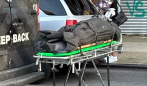 Encuentran cuerpo en descomposición afuera de un edificio en Nueva York