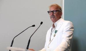 Un emocionadísimo Kevin Costner regresa a Cannes y es aclamado en la alfombra roja