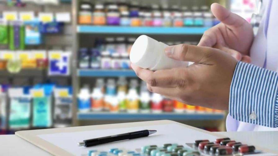 El Gobierno de Perú promulga una ley que obliga a vender más de 400 medicamentos genéricos