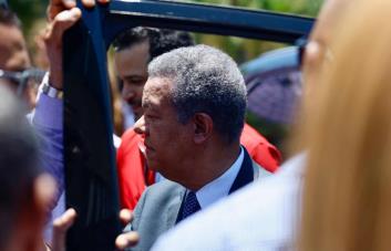 Leonel Fernández dice apoyará reforma fiscal solo si favorece a los más pobres